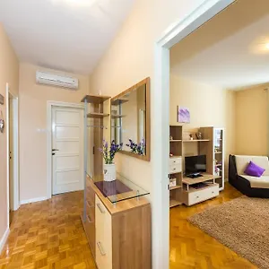 apartment-colona.hotelinzadar.com/